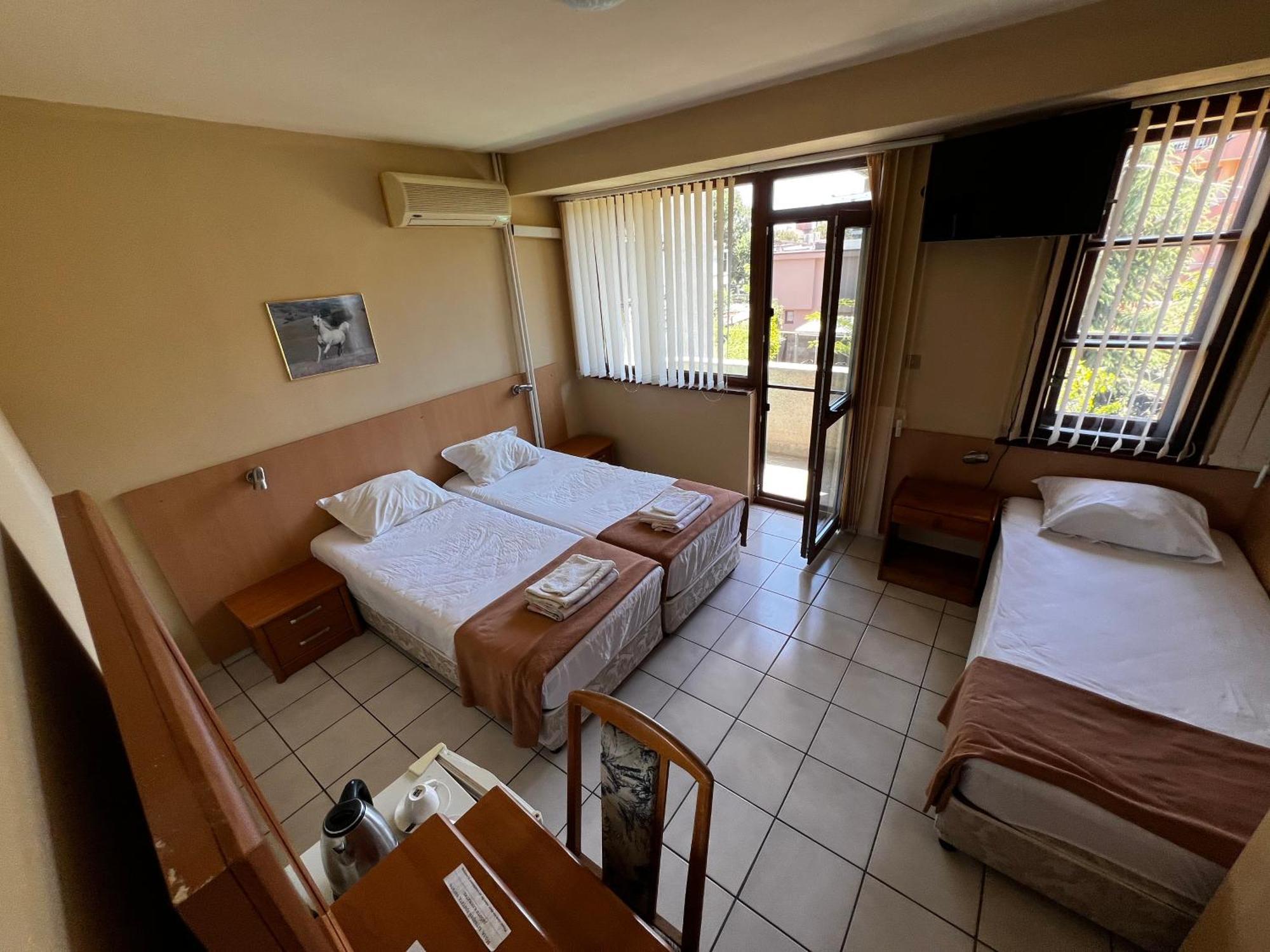 Dvete Brezi Hotel Burgas Exterior photo