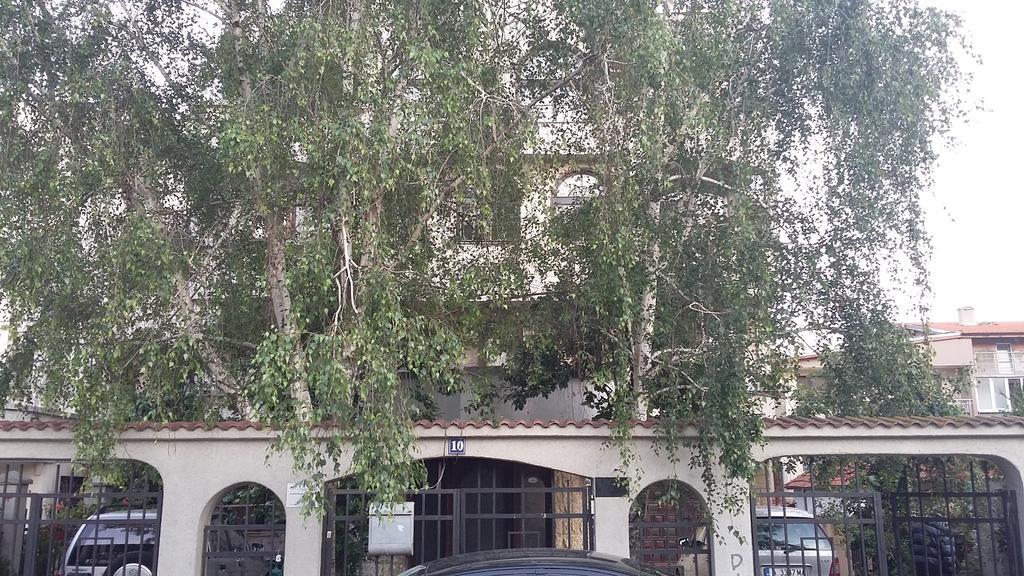 Dvete Brezi Hotel Burgas Exterior photo